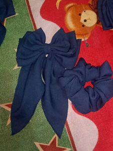 Navy Bow & Scrunchie Set 4