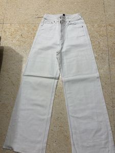 H&amp;M White High-Waisted Wide-Leg Jeans