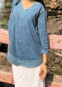 Blue Embroidered V-Neck Kurta