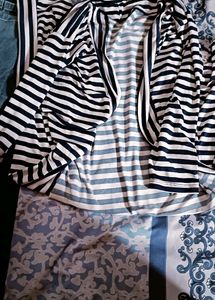 Jeans T-shirt And Shrug Set