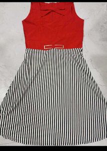 Chic Red &amp; Striped Sleeveless Dress
