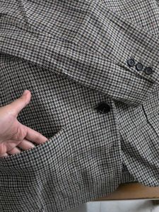 Houndstooth Blazer - Classic Style