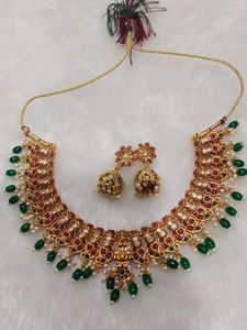 Necklace Set In Kemp Stone