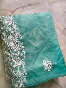 Elegant Dupatta with Floral Lace♂️