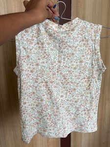 Chic Sleeveless Floral Top