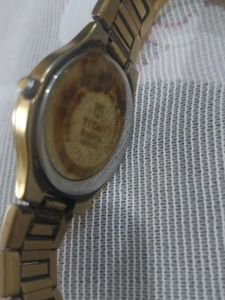 Elegant Gold-toned Titan Quartz Analog Watch