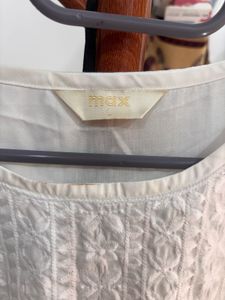 Elegant White Chikankari Embroidered Kurta