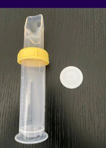 New Sealed Medela Soft Silicon Spoon Bottle Cup Fe