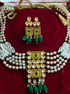 Elegant Kundan Jewelry Set