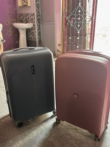 Set of 2 Hard Shell Luggage Bags