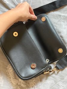 black sling bag