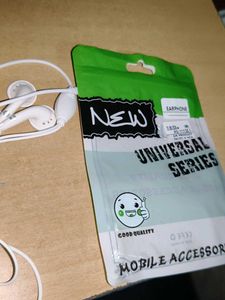 wired earphone