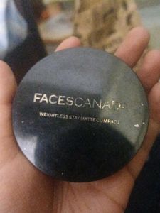 Faces Canada Weightless Stay Matte Compact