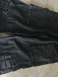 Chic Black Cargo Jeans