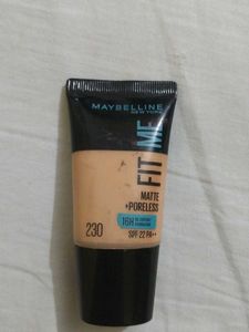 Maybelline Fit Me Matte Foundation 230