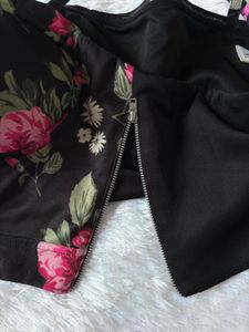 Ewa Young Black Floral Crop Top