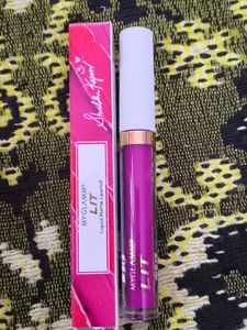 MYGLAMM LIT Liquid Matte Lipstick cuffing