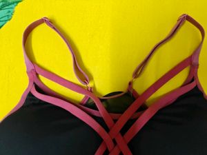 Stylish Black &amp; Pink Sports Bra