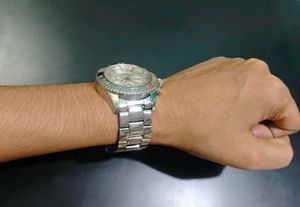 GUESS Men's Wristwatch, Silver Dial, Original