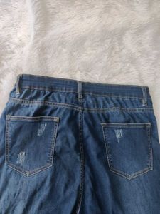 RIPPED BLUE COLOUR JEANS FOR WOMEN