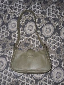 olive green Y2K aesthetic handbag 👜✨️