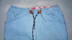 Light Wash Graphic Jeans