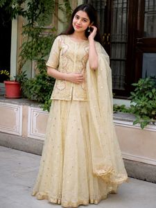 Elegant dress for girls