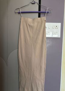 Ribbed Maxi Skirt with Side Slit