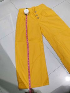 A casual yellow pant💛💛💛