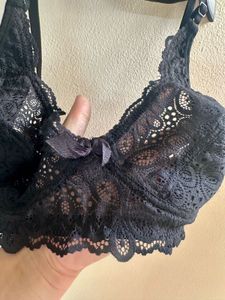 Black Lace Bra and Panty Set with free pads