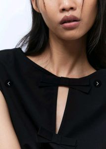 Chic Black Bow Detail Cap Sleeve Top