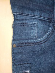 Women's Dark Blue Distressed Skinny Jeans | W'30