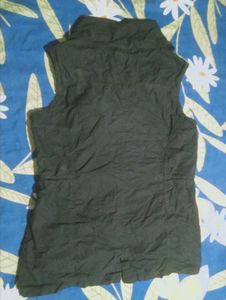 Sleeveless Hooded Jacket