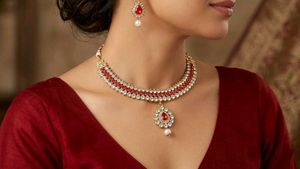 Stunning Red &amp; White Stone Jewellery Set