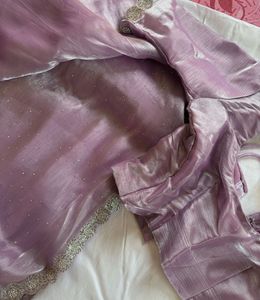 OFFER🎉Shimmering Lavender Saree with blouse