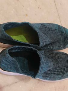 Comfortable Blue Sneakers giveaway