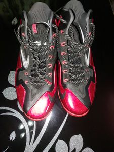 Nike LeBron XI Basketball Shoes