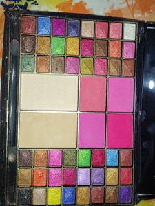 Kiss Touch Makeup Palette