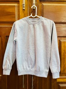 Comfortable Grey Sweatshirt