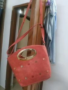 Pink Hand With Celling Beg Like New But Use Bahut