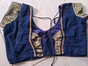 Elegant Paisley Pattern Navy Saree With blouse