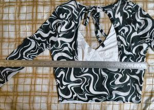 Abstract Print Long Sleeve Crop Top mesh