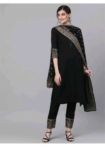 Elegant Black Kurta with Embellished Sleeves