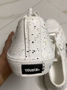 Women’s lace up shoes