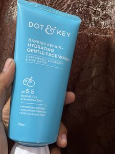 DOT &amp; KEY Gentle Face Wash