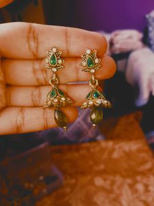 4 Stunning Jhumka Earrings