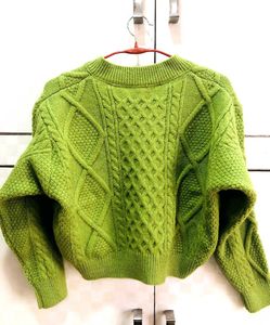 🧶 Green V-Neck Knit Sweater 🧶