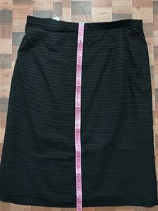 Chic Black Textured Skirt