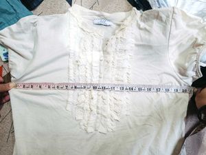 🇳🇿💫🎀Elegant Ruffled Cream Top