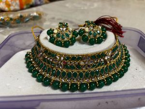 Emerald Green Kundan Necklace Set